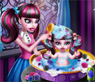 Monster High Bebeği Yıkama